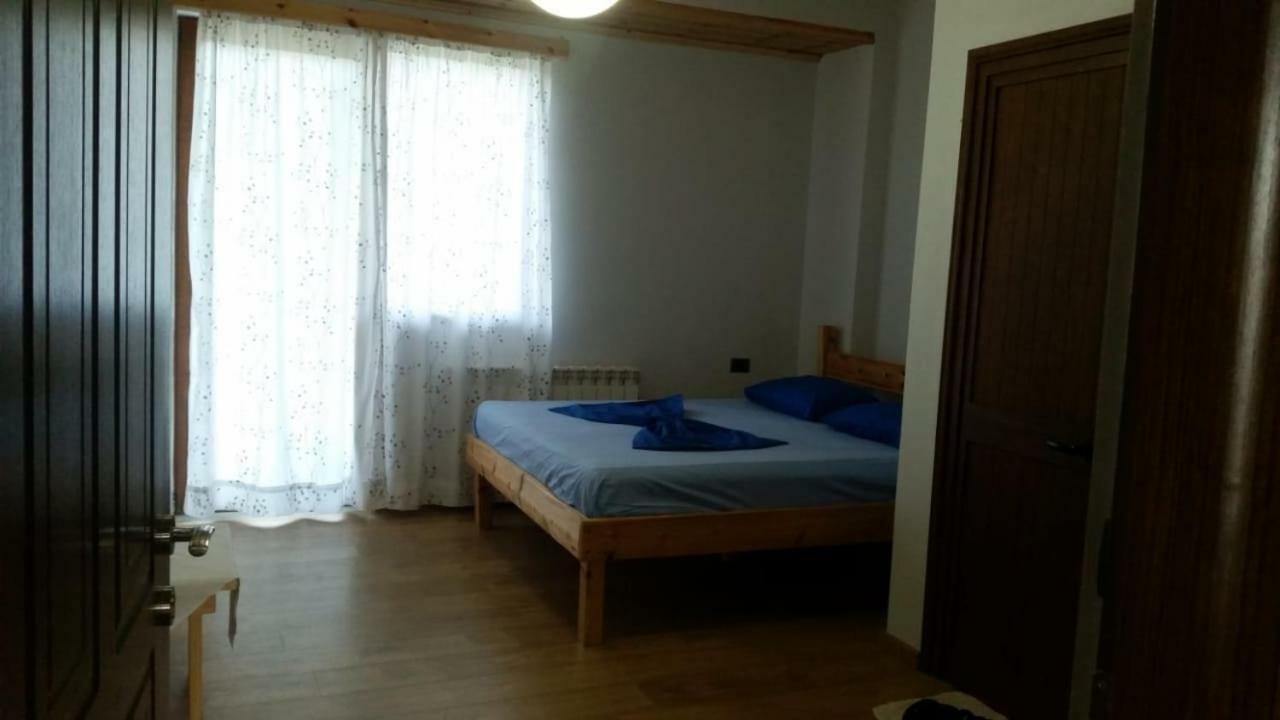 Bujtina E Tomorrit Hotel Ujanik Luaran gambar