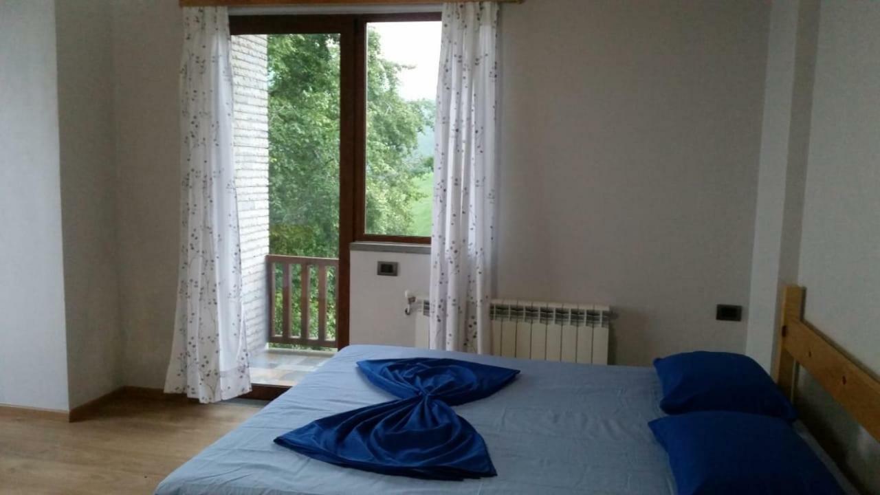 Bujtina E Tomorrit Hotel Ujanik Luaran gambar