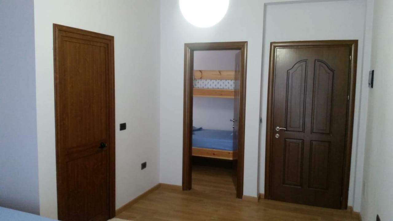 Bujtina E Tomorrit Hotel Ujanik Luaran gambar