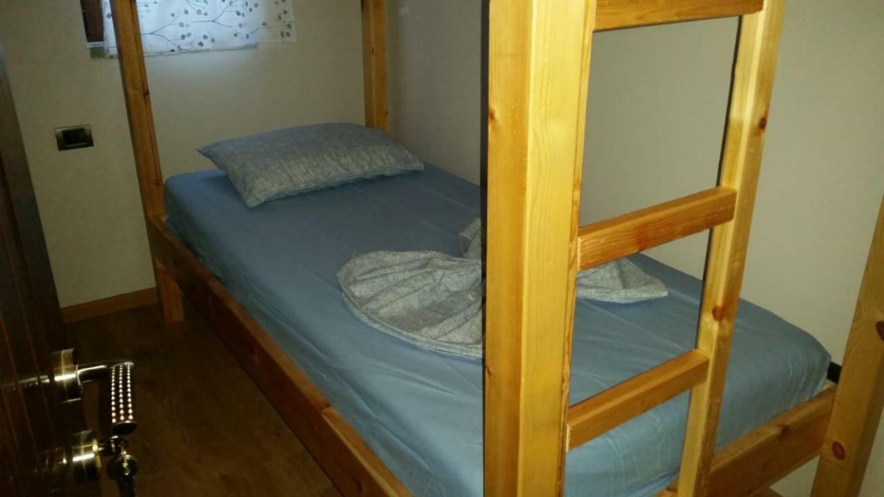 Bujtina E Tomorrit Hotel Ujanik Luaran gambar