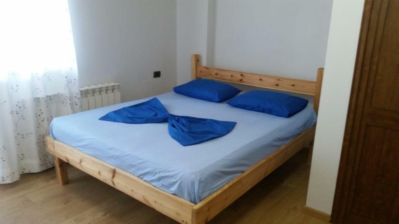 Bujtina E Tomorrit Hotel Ujanik Luaran gambar