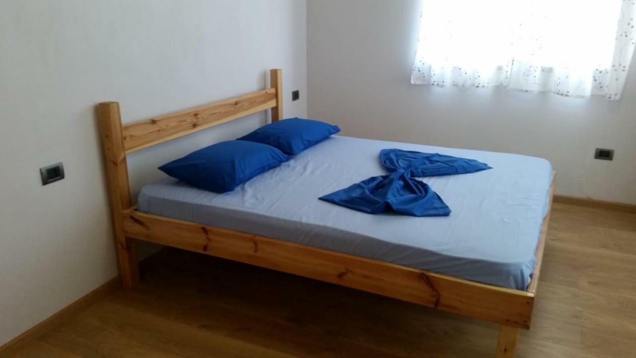 Bujtina E Tomorrit Hotel Ujanik Luaran gambar