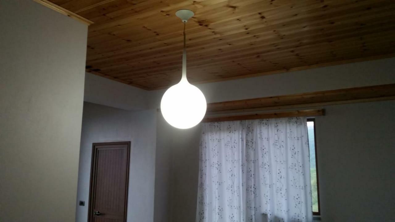 Bujtina E Tomorrit Hotel Ujanik Luaran gambar