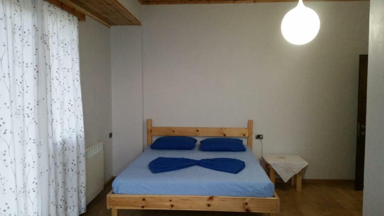 Bujtina E Tomorrit Hotel Ujanik Luaran gambar