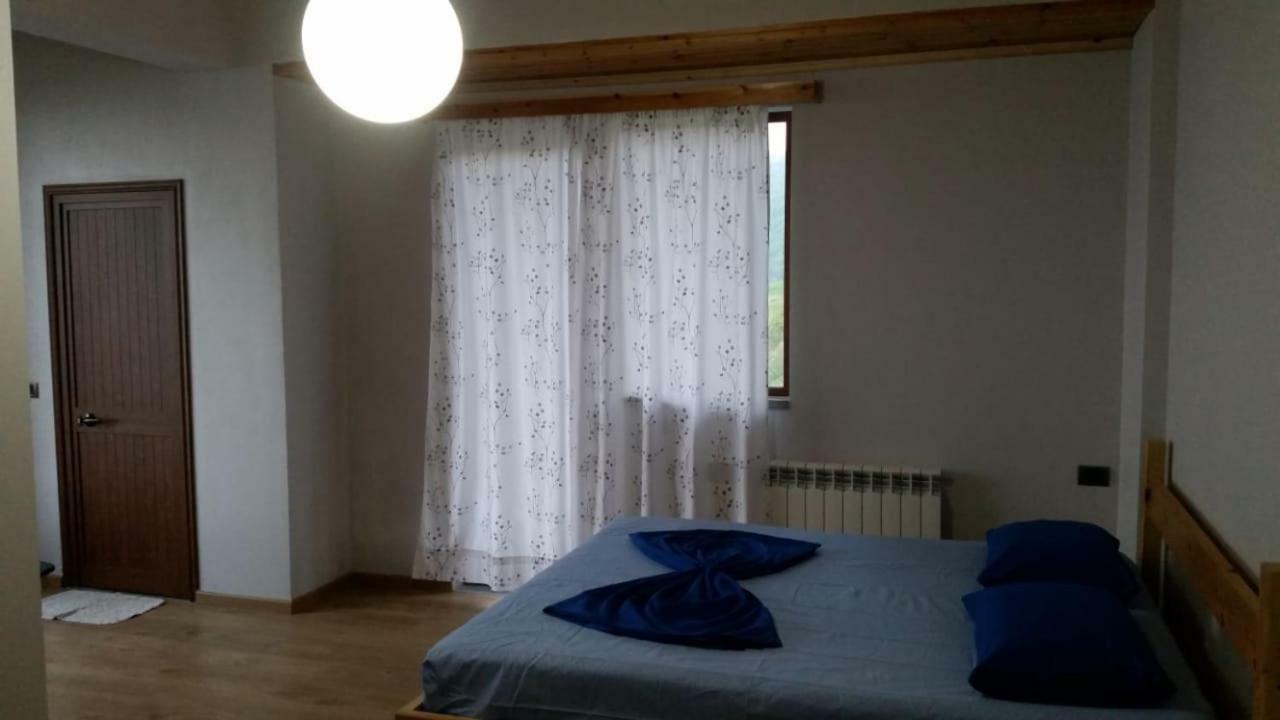 Bujtina E Tomorrit Hotel Ujanik Luaran gambar